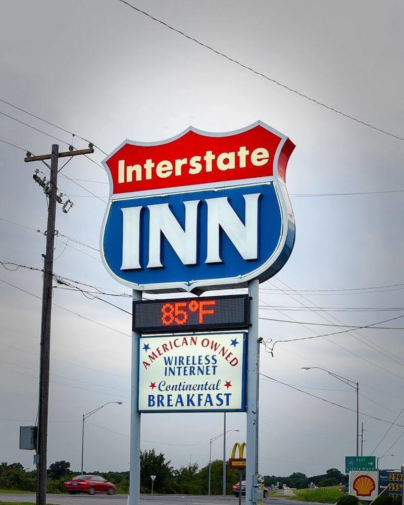 Interstate Inn Roland Esterno foto